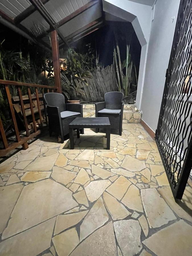 Le Studio Des Flamboyants Les Trois-Ilets Exterior foto